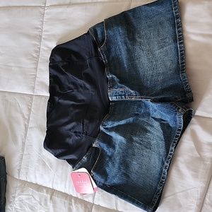 Maternity shorts *size 16